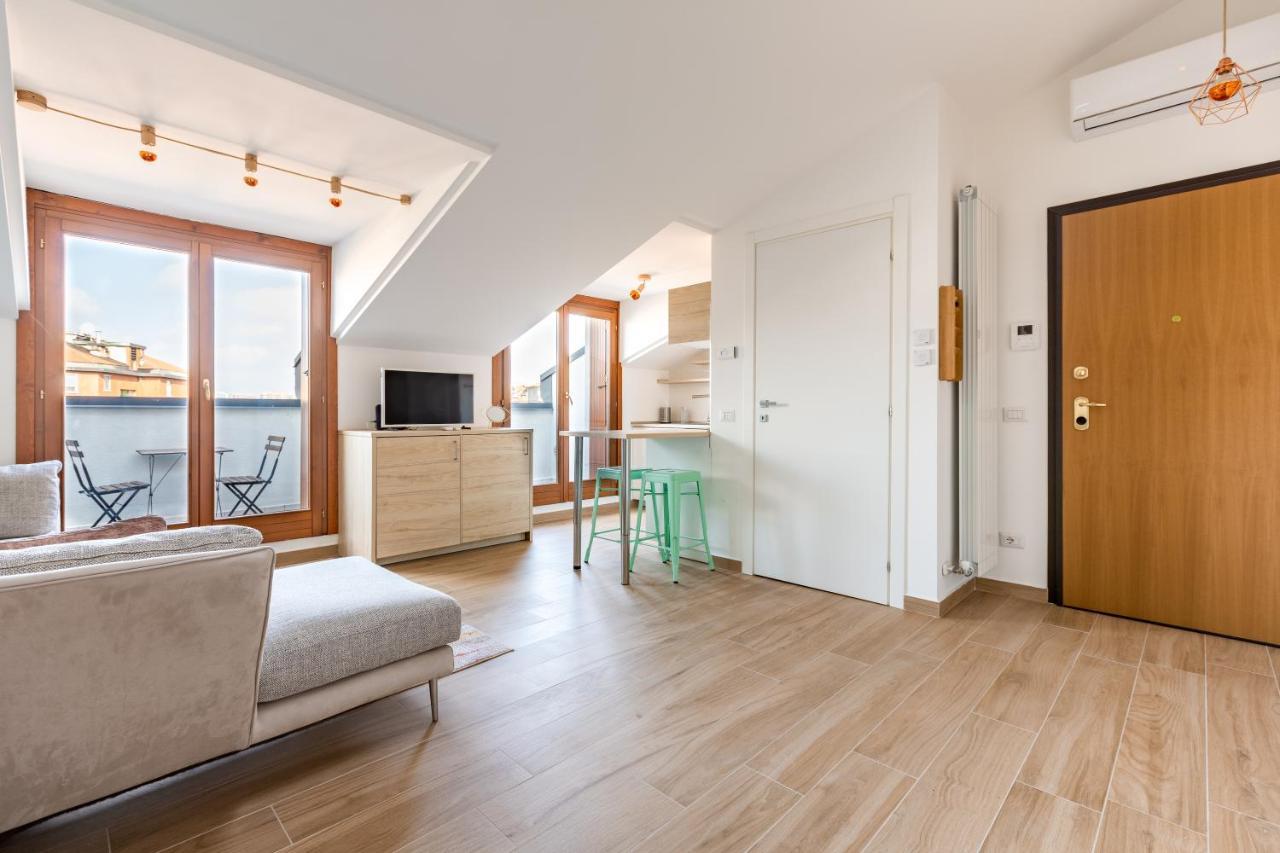 Cozy Studio W/Parking 5 Min Walk From The Bus Stop Milano Exteriör bild