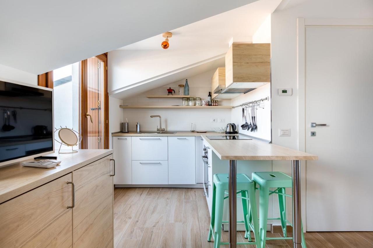 Cozy Studio W/Parking 5 Min Walk From The Bus Stop Milano Exteriör bild