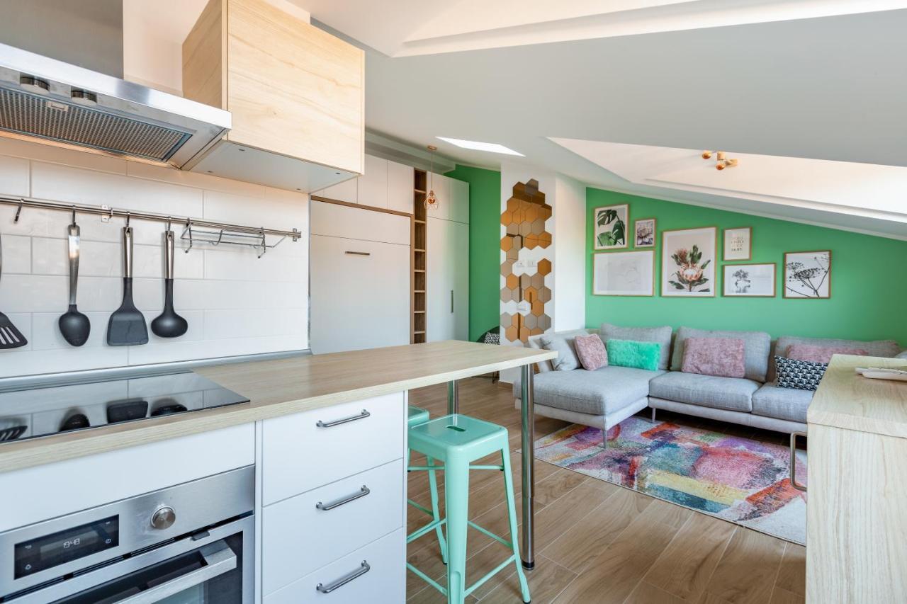 Cozy Studio W/Parking 5 Min Walk From The Bus Stop Milano Exteriör bild