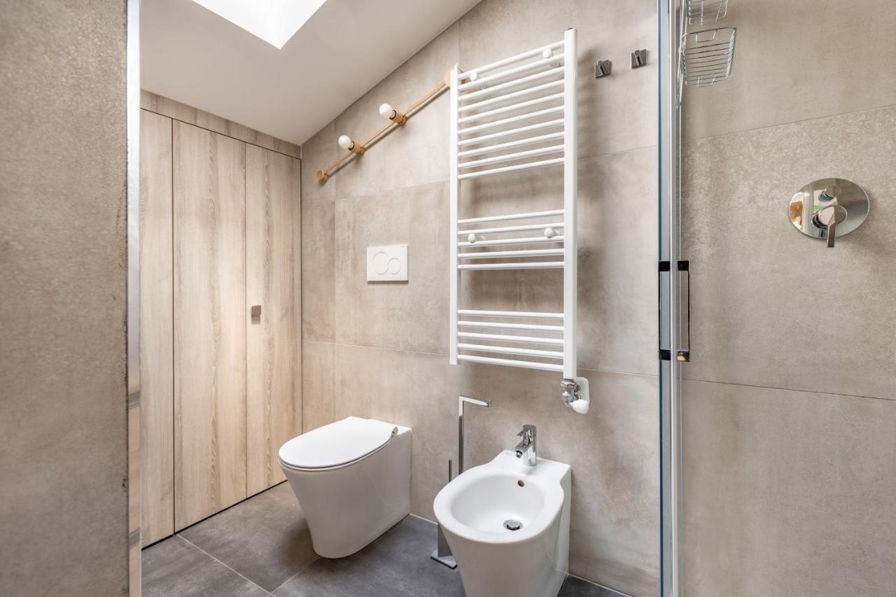 Cozy Studio W/Parking 5 Min Walk From The Bus Stop Milano Exteriör bild